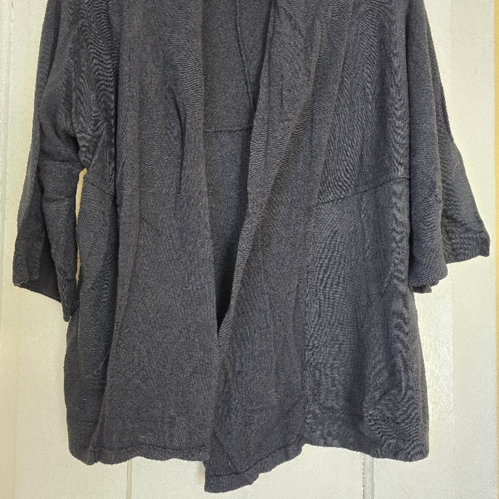 lightweight black sweater
